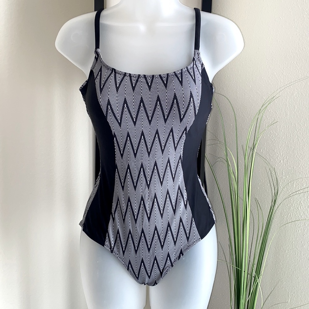 ✨ C & CITY swimwear one piece black white